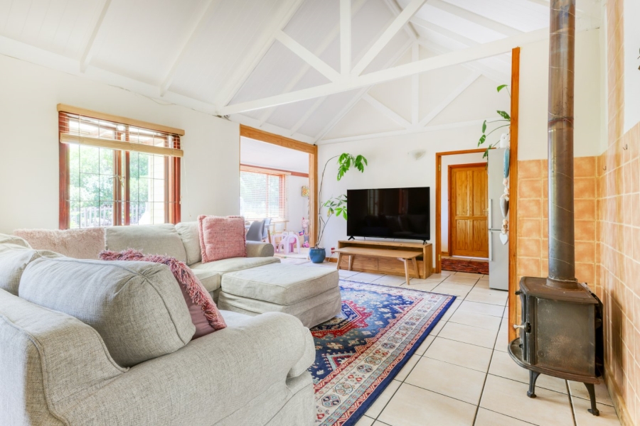 To Let 4 Bedroom Property for Rent in Crofters Valley Western Cape